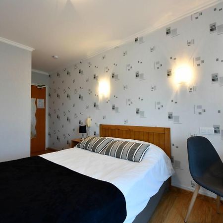 Logis Chez Germaine Otel Geüs-d'Oloron Dış mekan fotoğraf