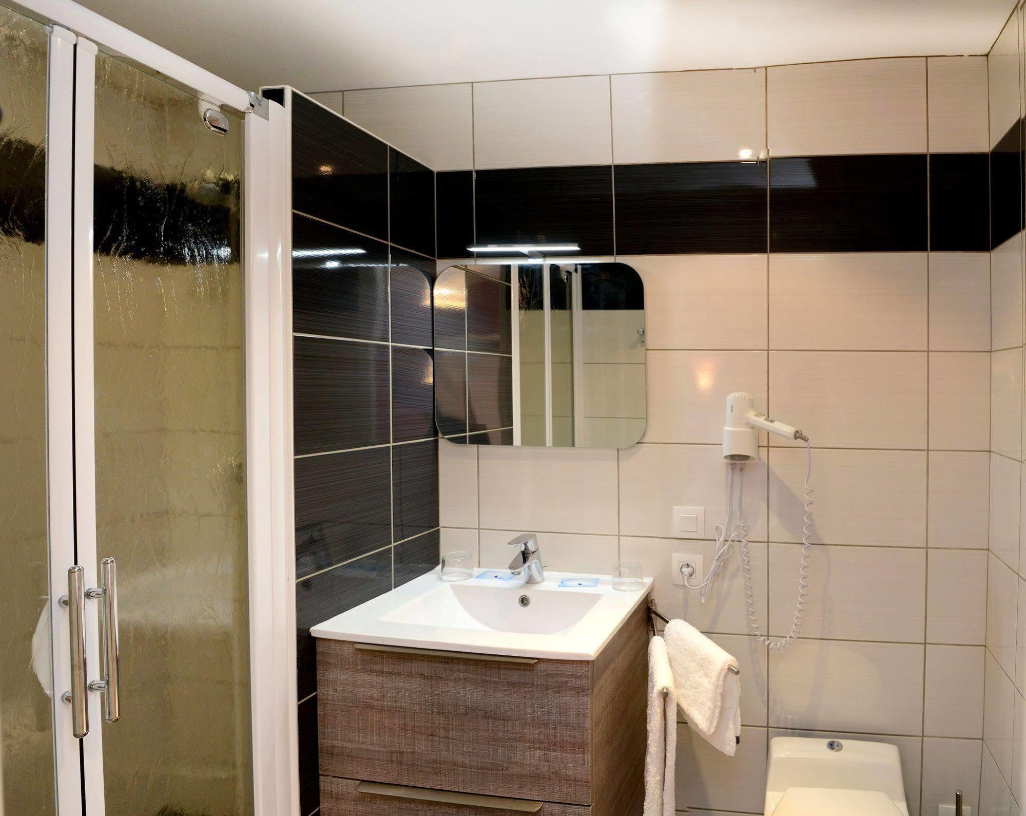 Logis Chez Germaine Otel Geüs-d'Oloron Dış mekan fotoğraf