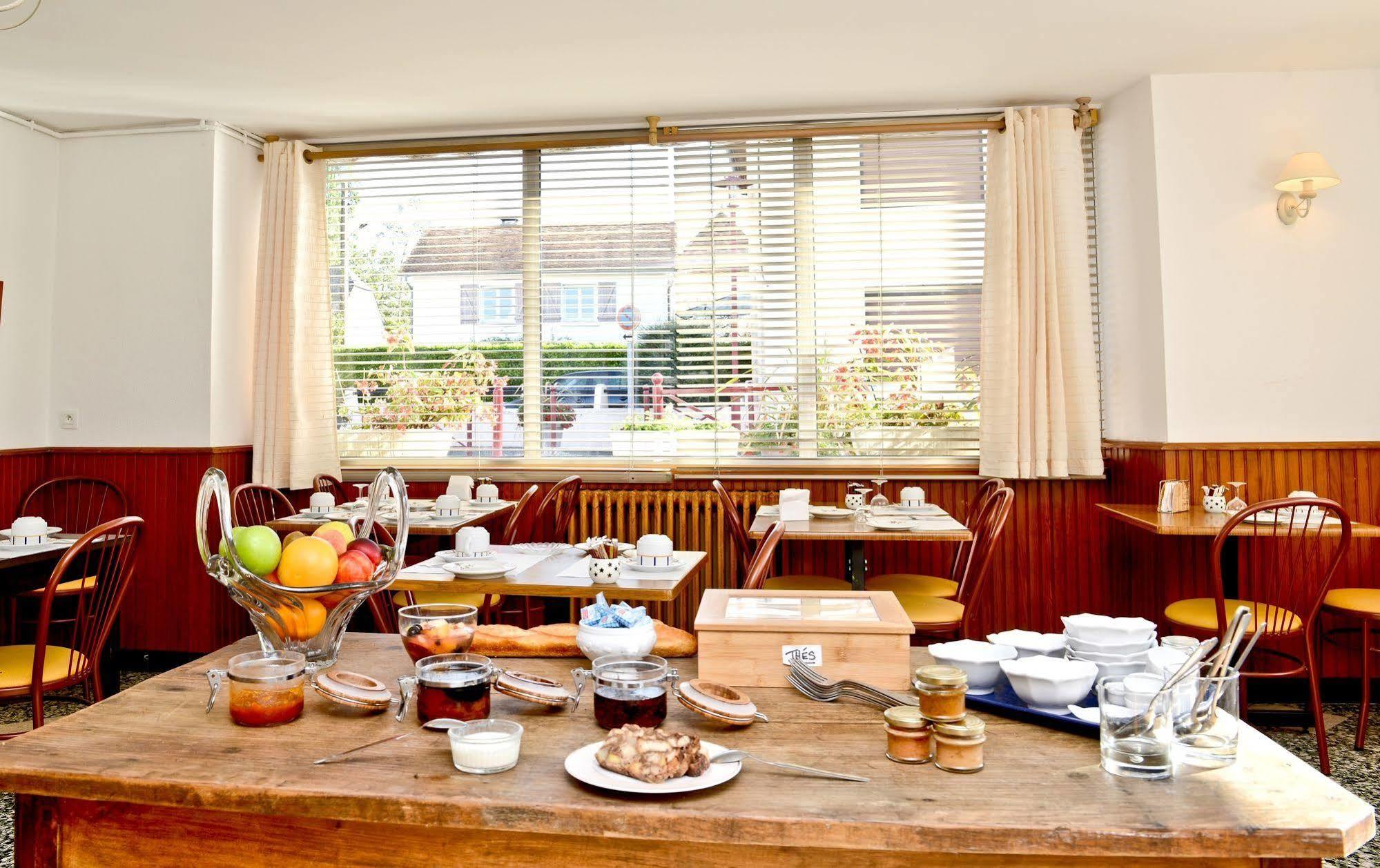 Logis Chez Germaine Otel Geüs-d'Oloron Dış mekan fotoğraf