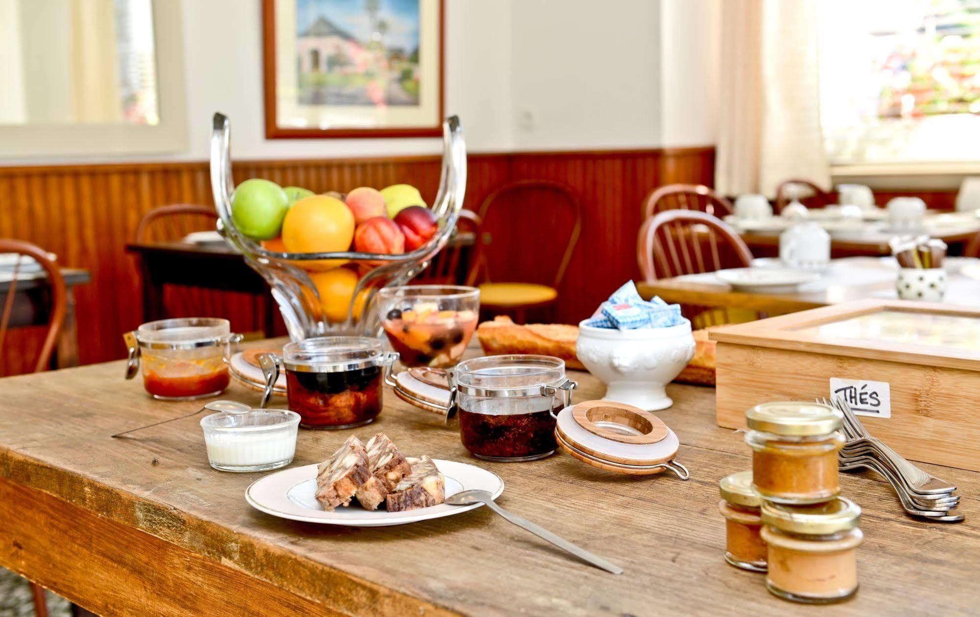 Logis Chez Germaine Otel Geüs-d'Oloron Dış mekan fotoğraf